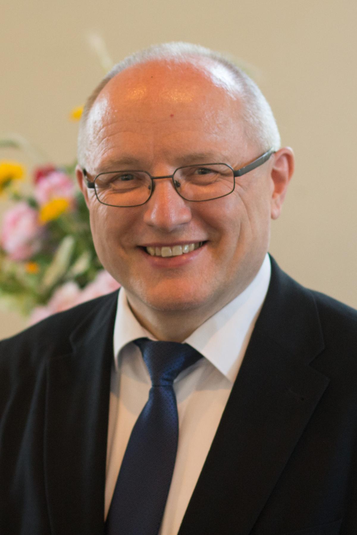  Andreas Henke